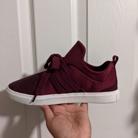 3for30!!! Maroon slip on sneakers - Picture 5 of 10